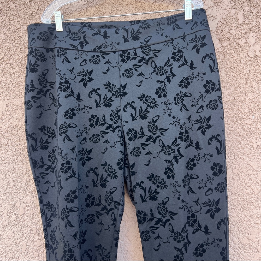 Jones New York Pull-On Pants 2X Black Velvet Floral Art  Embroidered Trouser‎ - Picture 3 of 9
